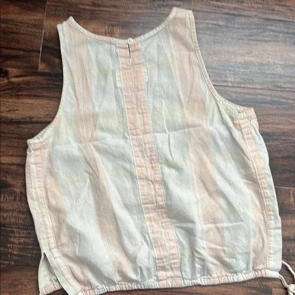 REI Women's Crop Top - Cream and Pink - Picture 3 of 3